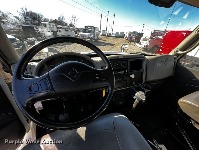 image for item JH9411 2010 International DuraStar 4400  utility / service truck