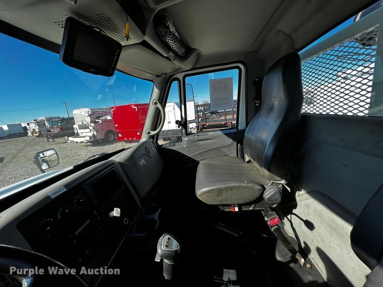 image for item JH9411 2010 International DuraStar 4400  utility / service truck