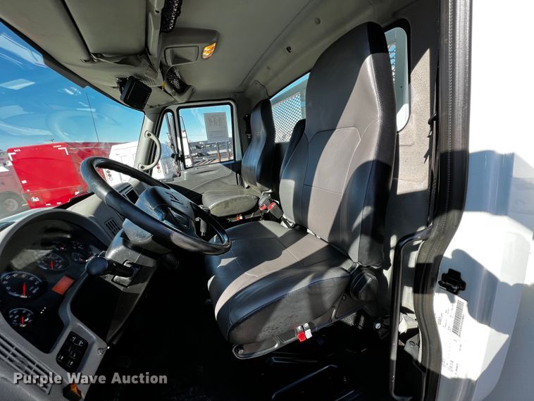 image for item JH9411 2010 International DuraStar 4400  utility / service truck