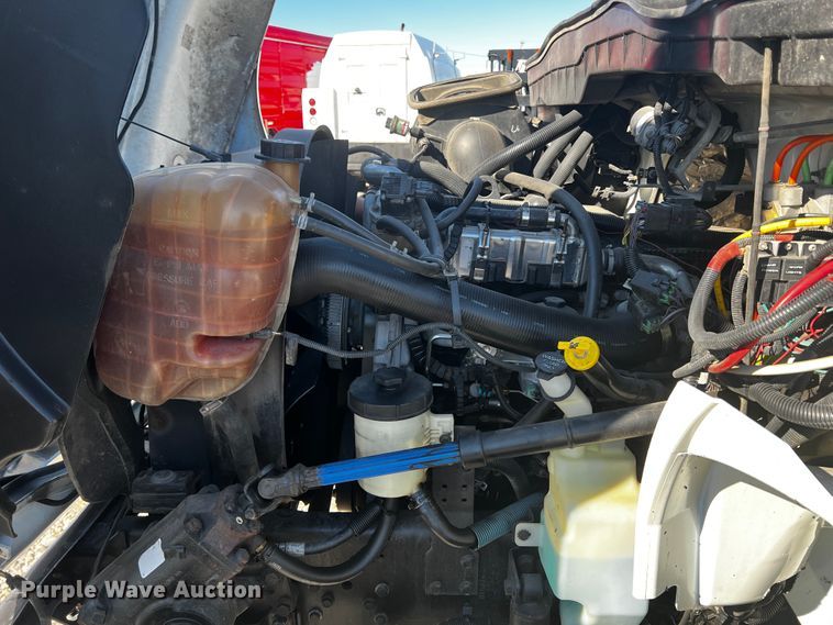 image for item JH9411 2010 International DuraStar 4400  utility / service truck