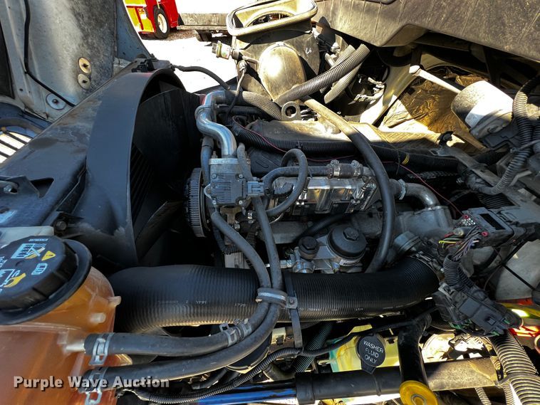 image for item JH9411 2010 International DuraStar 4400  utility / service truck