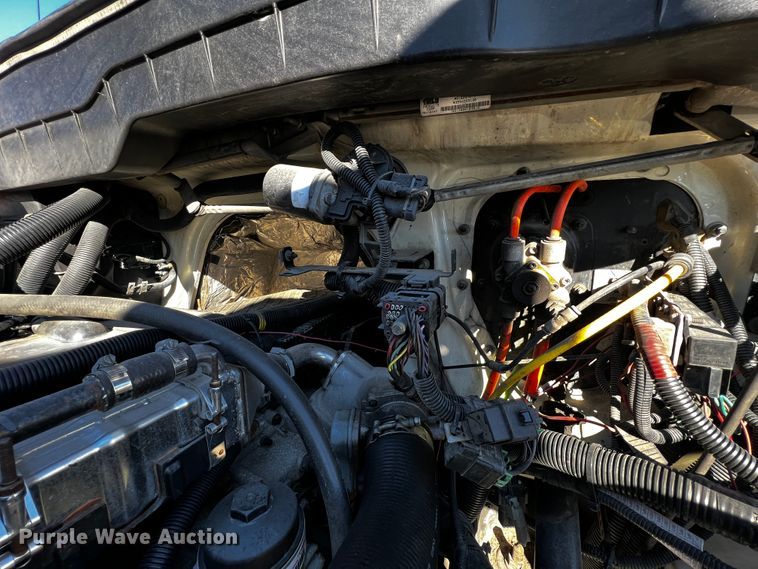 image for item JH9411 2010 International DuraStar 4400  utility / service truck