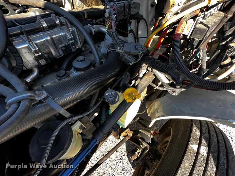 image for item JH9411 2010 International DuraStar 4400  utility / service truck