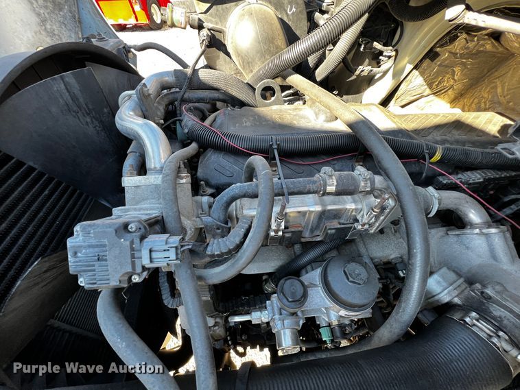 image for item JH9411 2010 International DuraStar 4400  utility / service truck