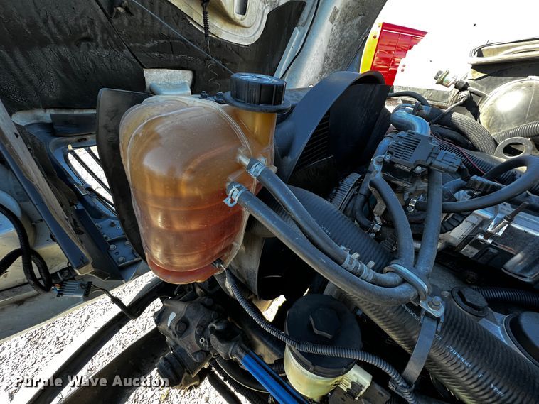 image for item JH9411 2010 International DuraStar 4400  utility / service truck