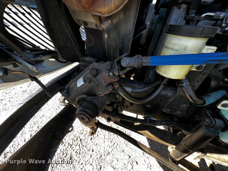 image for item JH9411 2010 International DuraStar 4400  utility / service truck