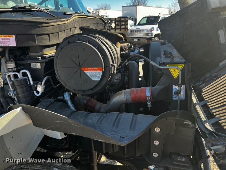 image for item JH9411 2010 International DuraStar 4400  utility / service truck