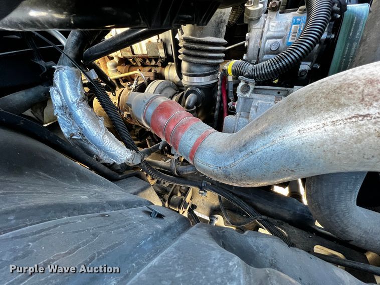 image for item JH9411 2010 International DuraStar 4400  utility / service truck