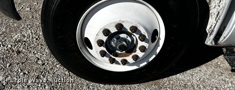 image for item JH9411 2010 International DuraStar 4400  utility / service truck