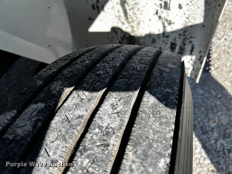 image for item JH9411 2010 International DuraStar 4400  utility / service truck