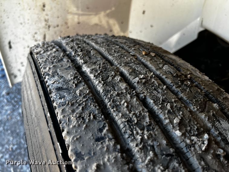 image for item JH9411 2010 International DuraStar 4400  utility / service truck