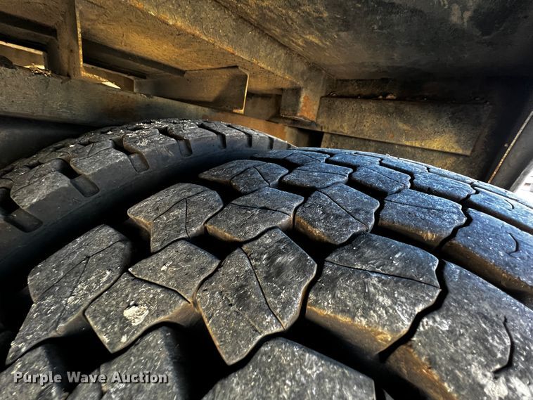 image for item JH9411 2010 International DuraStar 4400  utility / service truck