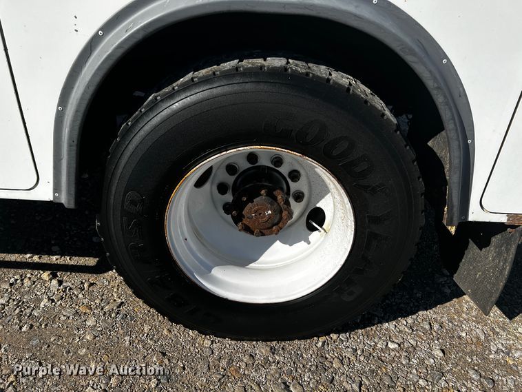 image for item JH9411 2010 International DuraStar 4400  utility / service truck