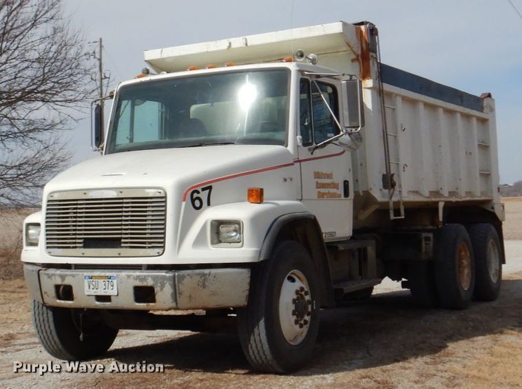 image for item JJ9305 2000 Freightliner FL80  dump truck