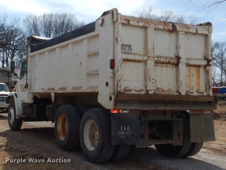 image for item JJ9305 2000 Freightliner FL80  dump truck