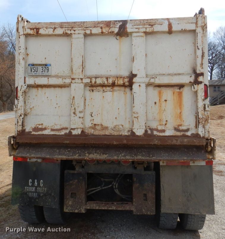 image for item JJ9305 2000 Freightliner FL80  dump truck