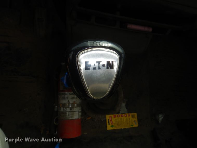 image for item JJ9305 2000 Freightliner FL80  dump truck