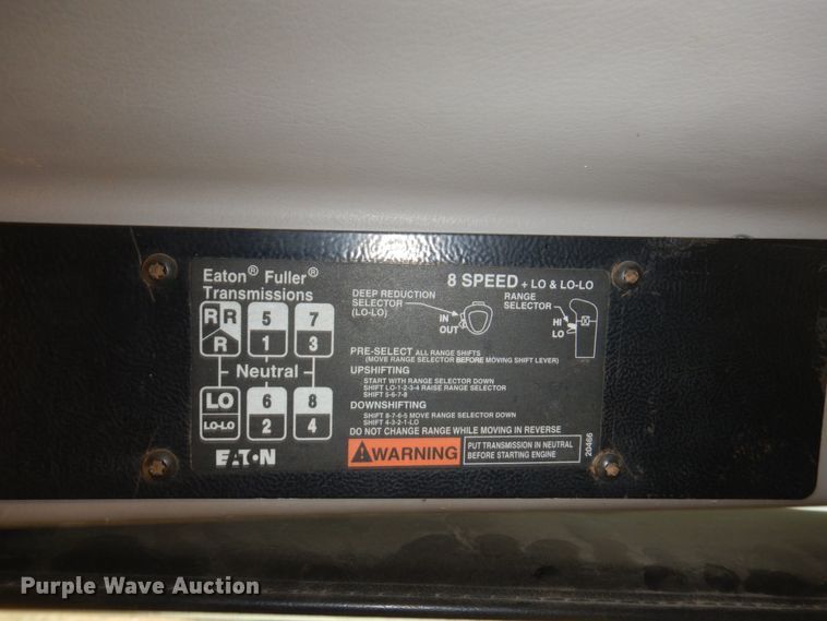 image for item JJ9305 2000 Freightliner FL80  dump truck