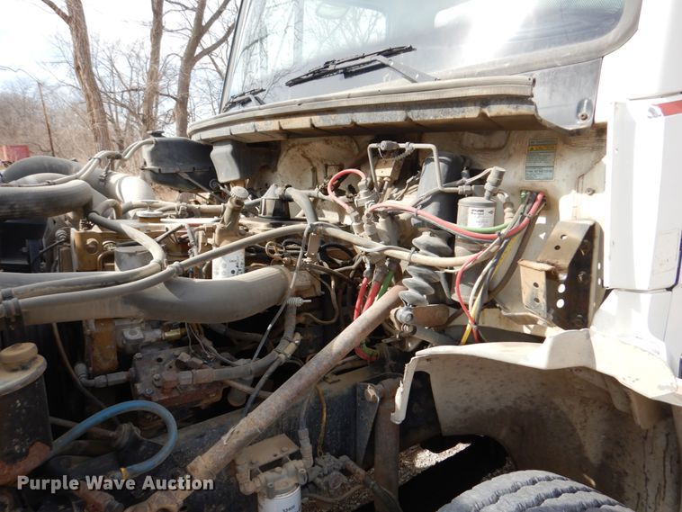 image for item JJ9305 2000 Freightliner FL80  dump truck