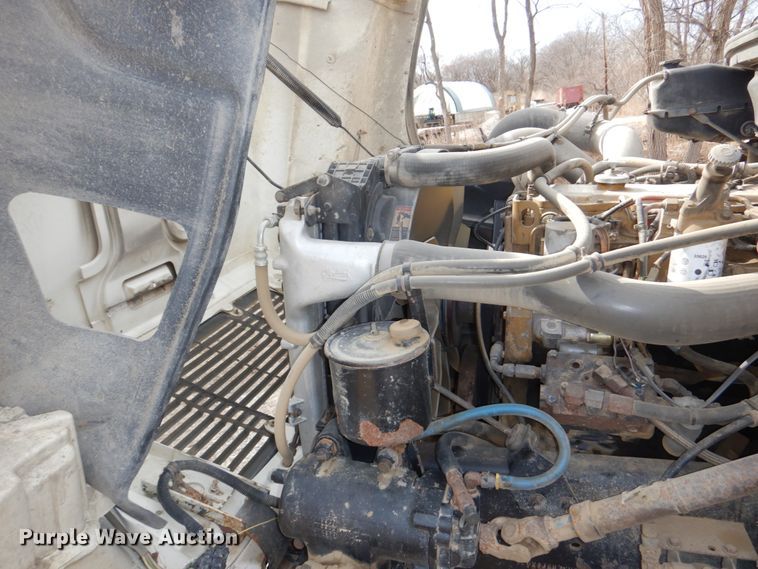 image for item JJ9305 2000 Freightliner FL80  dump truck