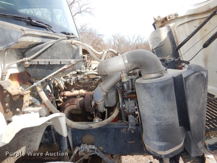 image for item JJ9305 2000 Freightliner FL80  dump truck