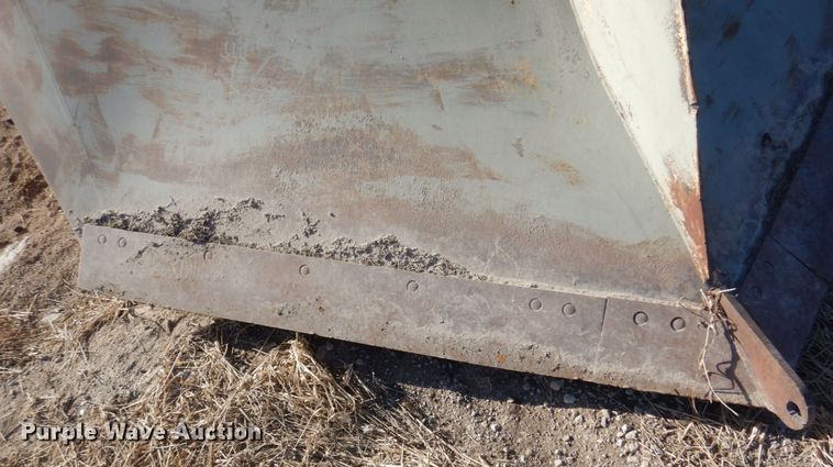 image for item JJ9325 Henke V-plow