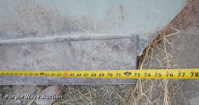 image for item JJ9325 Henke V-plow