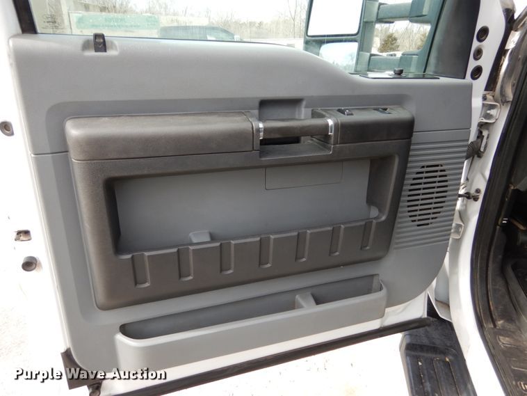 image for item JK9764 2016 Ford F550 Super Duty  SuperCab utility / service truck