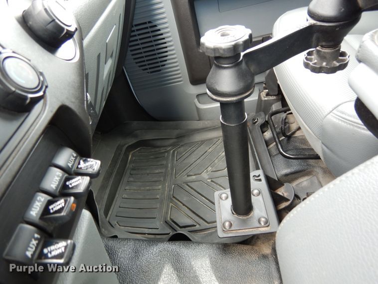 image for item JK9764 2016 Ford F550 Super Duty  SuperCab utility / service truck