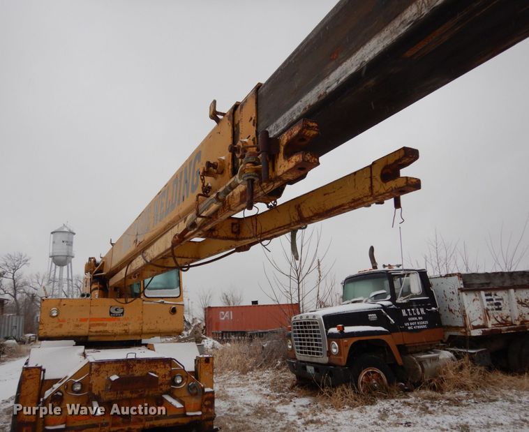 image for item JK9775 1973 Grove RT59/S  crane