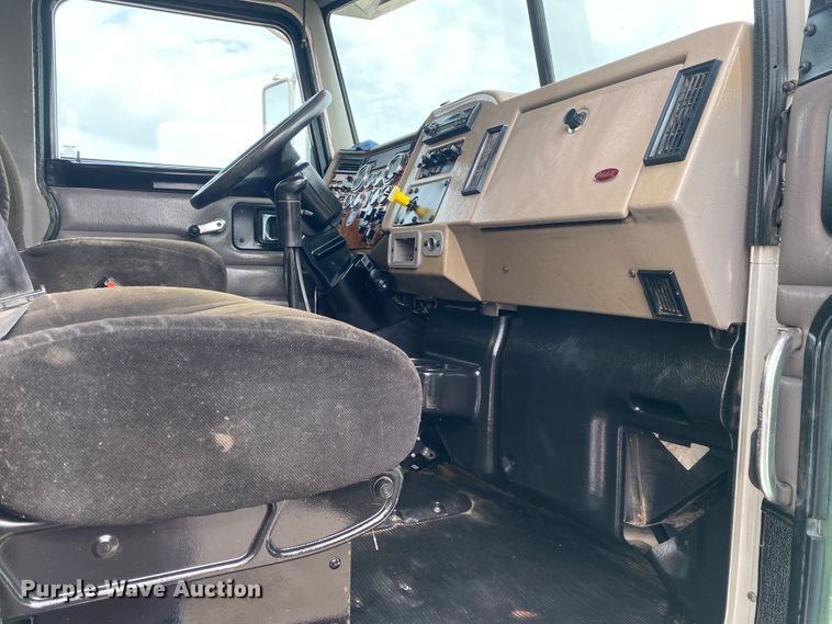 image for item JN9191 2009 Peterbilt 340  volumetric ready mix truck