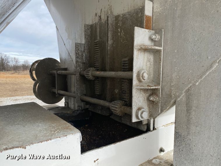 image for item JN9191 2009 Peterbilt 340  volumetric ready mix truck