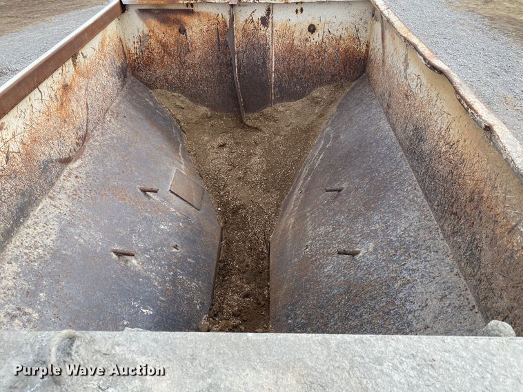 image for item JN9191 2009 Peterbilt 340  volumetric ready mix truck