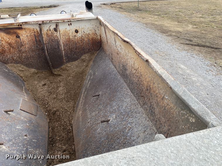 image for item JN9191 2009 Peterbilt 340  volumetric ready mix truck