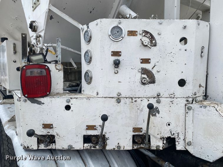 image for item JN9191 2009 Peterbilt 340  volumetric ready mix truck