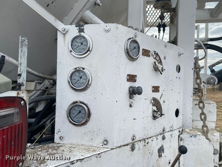 image for item JN9191 2009 Peterbilt 340  volumetric ready mix truck