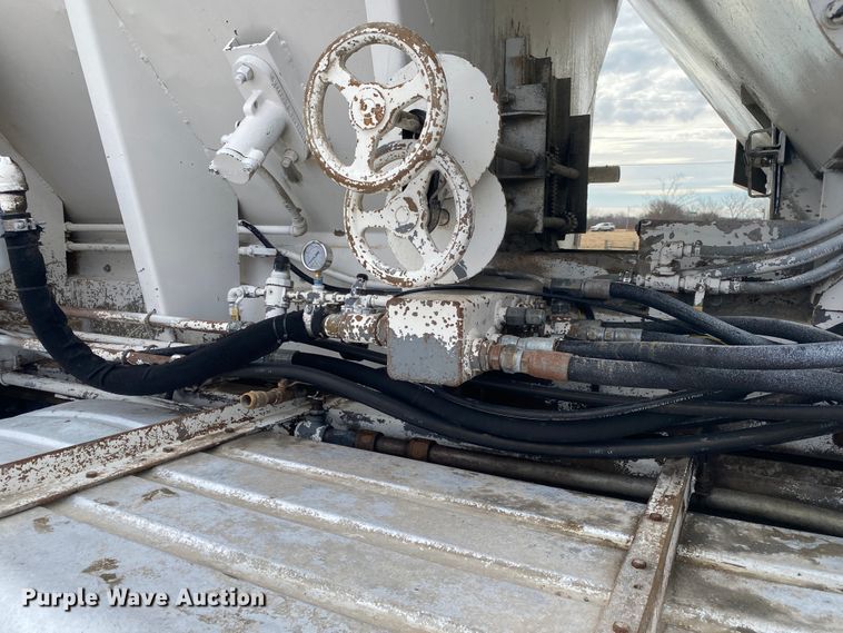 image for item JN9191 2009 Peterbilt 340  volumetric ready mix truck