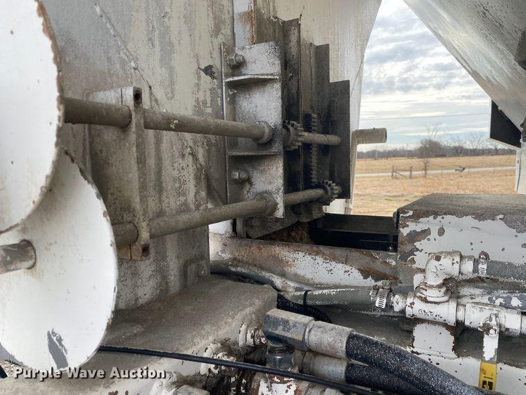 image for item JN9191 2009 Peterbilt 340  volumetric ready mix truck