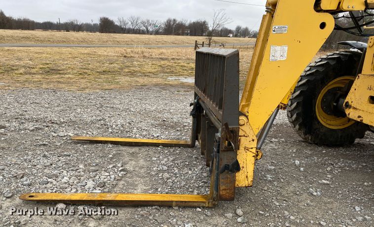 image for item JN9199 1999 Gehl DL8H  telehandler