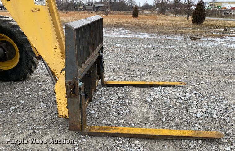 image for item JN9199 1999 Gehl DL8H  telehandler