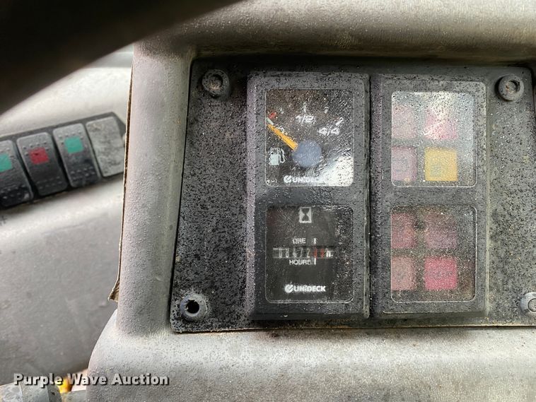 image for item JN9199 1999 Gehl DL8H  telehandler