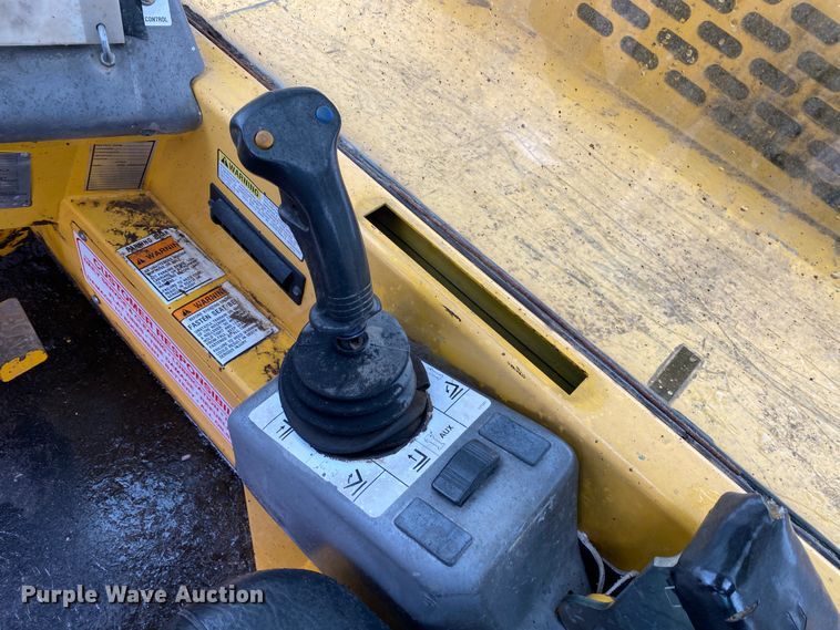 image for item JN9199 1999 Gehl DL8H  telehandler