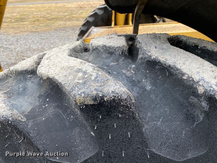 image for item JN9199 1999 Gehl DL8H  telehandler