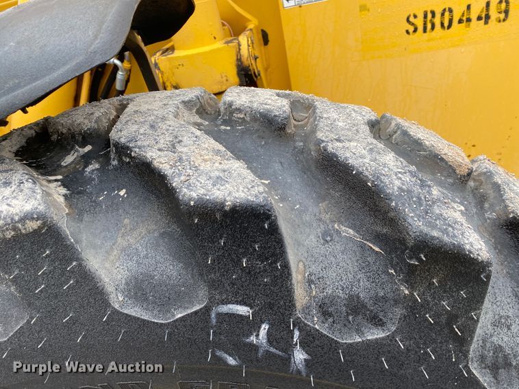 image for item JN9199 1999 Gehl DL8H  telehandler