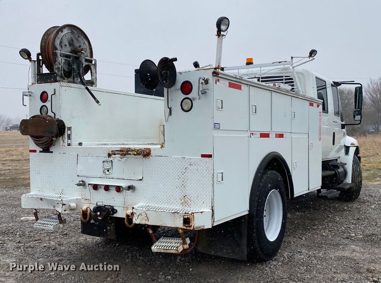 image for item JN9200 2005 International 4300  utility / service truck