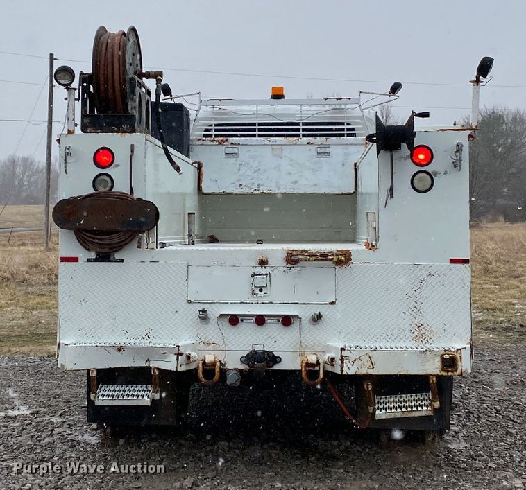 image for item JN9200 2005 International 4300  utility / service truck