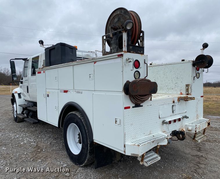 image for item JN9200 2005 International 4300  utility / service truck