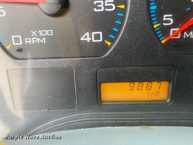 image for item JN9200 2005 International 4300  utility / service truck