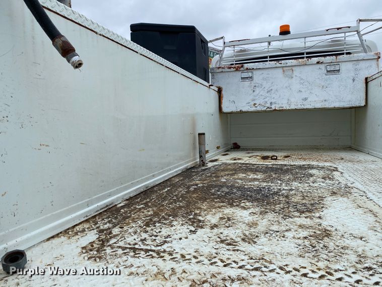 image for item JN9200 2005 International 4300  utility / service truck