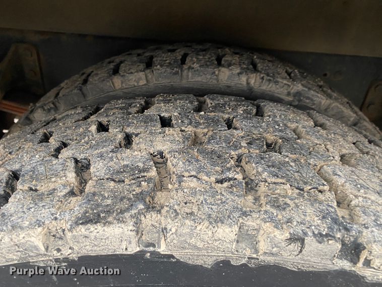 image for item JN9200 2005 International 4300  utility / service truck